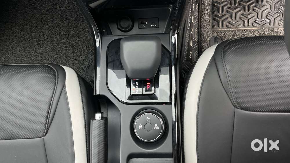 Tata Nexon Creative Plus 1.2 Revotron Petrol 7dca, 2025, Petrol