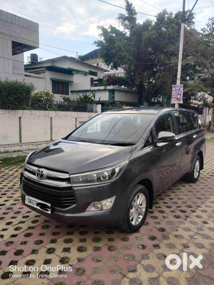 Toyota Innova Crysta 2.4 V, 2016, Diesel