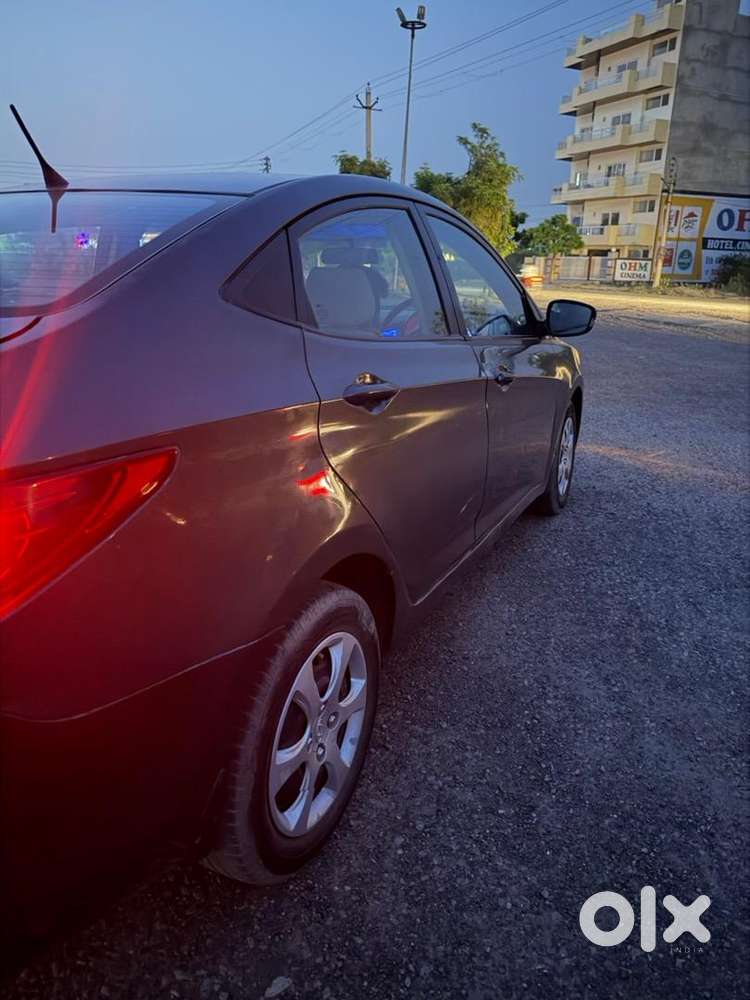 Hyundai Verna 2012