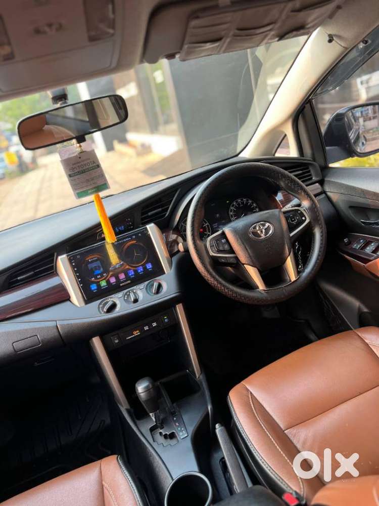 Toyota Innova Crysta 2.8 Gx At 8 Seater, 2017, Diesel