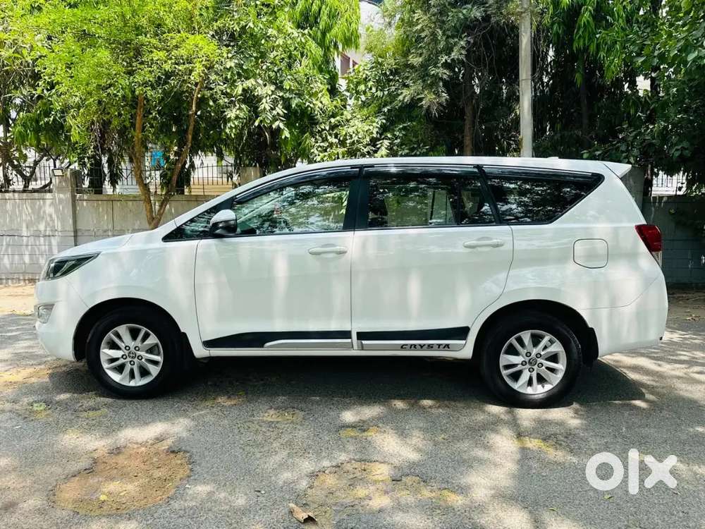 Toyota Innova Crysta 2018 Petrol 105000 Km Driven