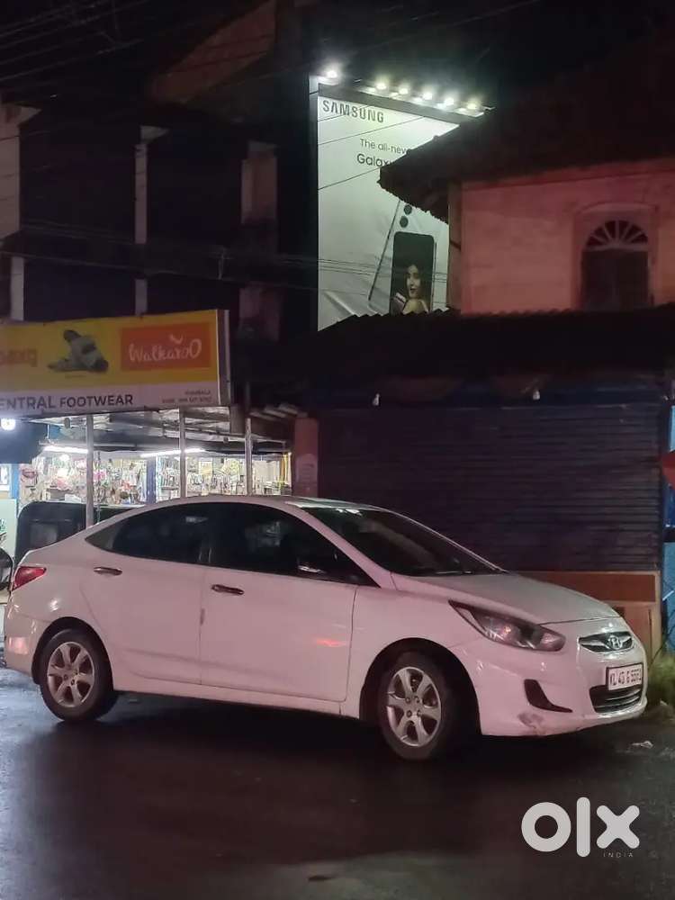 Hyundai Fluidic Verna 2012