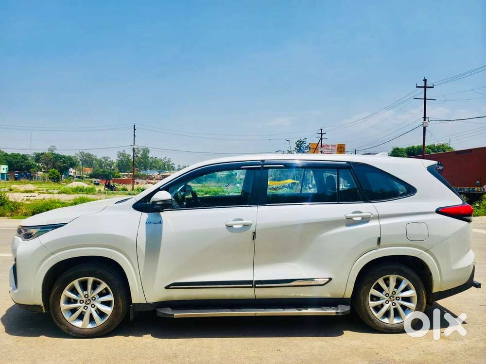 Toyota Innova Hycross 2.0 Vx Hybrid 7 Str, 2025, Petrol