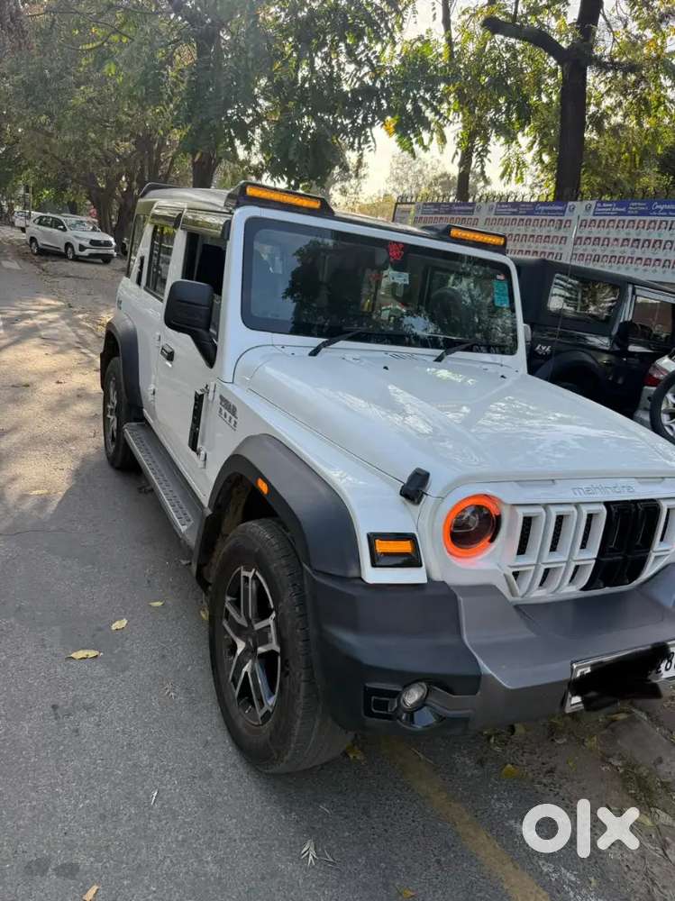 Mahindra Thar Roxx Petrol 2025