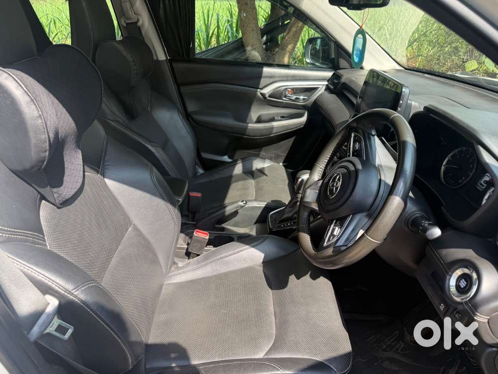 Mildhybrid Top Model With Panaromic Sunroof , Automatic Gear Transmis