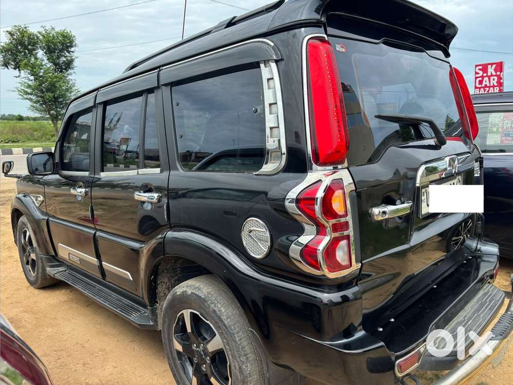 Mahindra Scorpio 2024 S11 First Owner Black