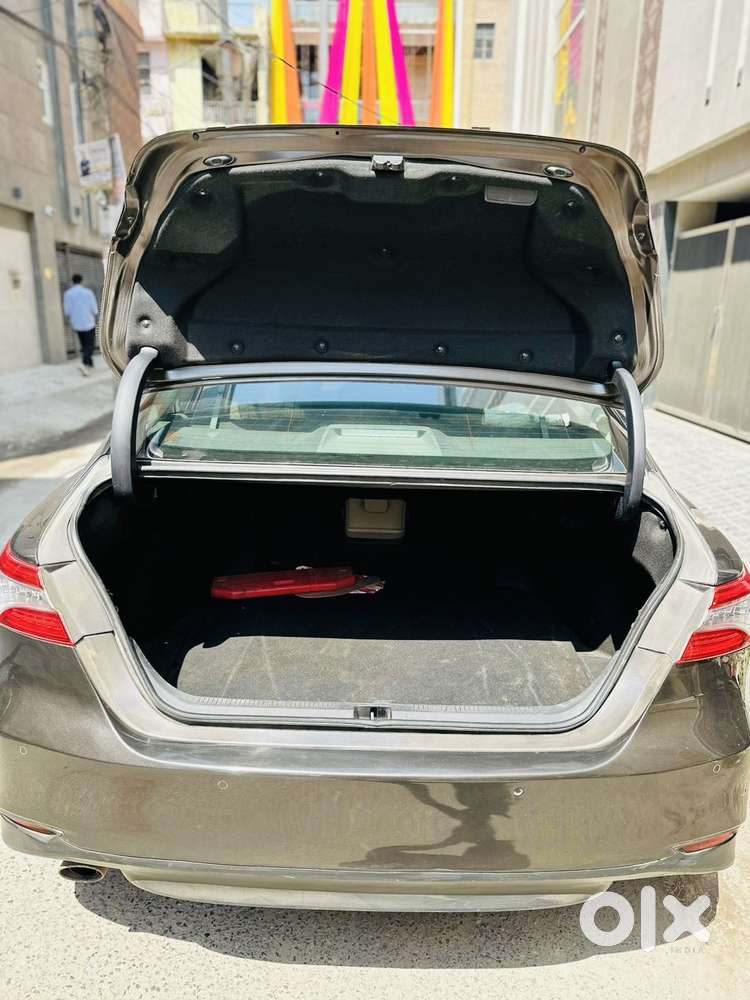 Toyota Camry Hybrid, 2020, Petrol