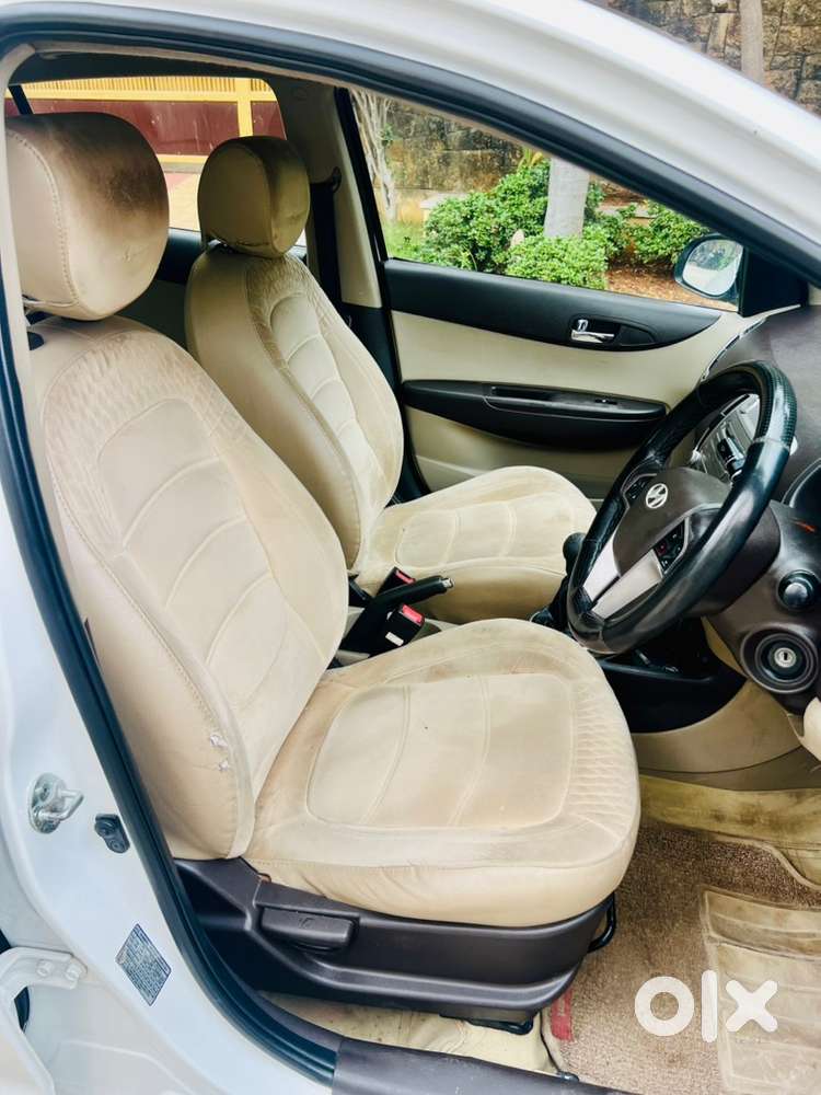 Hyundai I20 Sportz Petrol 2012