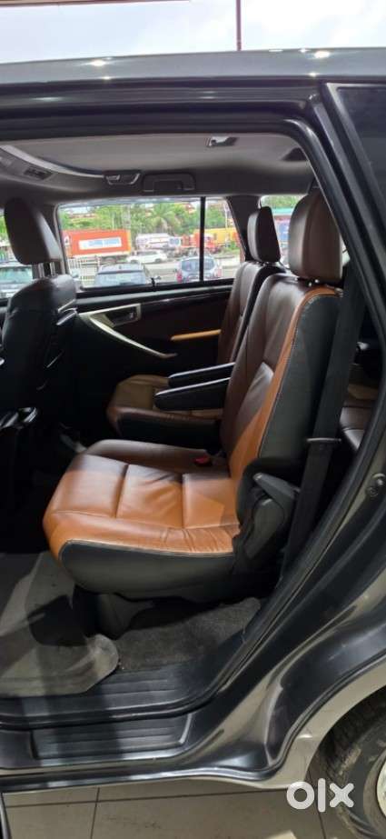 Toyota Innova Crysta 2.8z Automatic, 2016, Diesel
