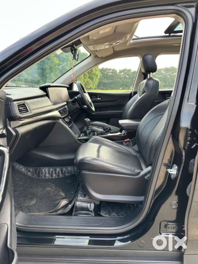 Mahindra Xuv700 Ax7l 6 Str At, 2026, Diesel