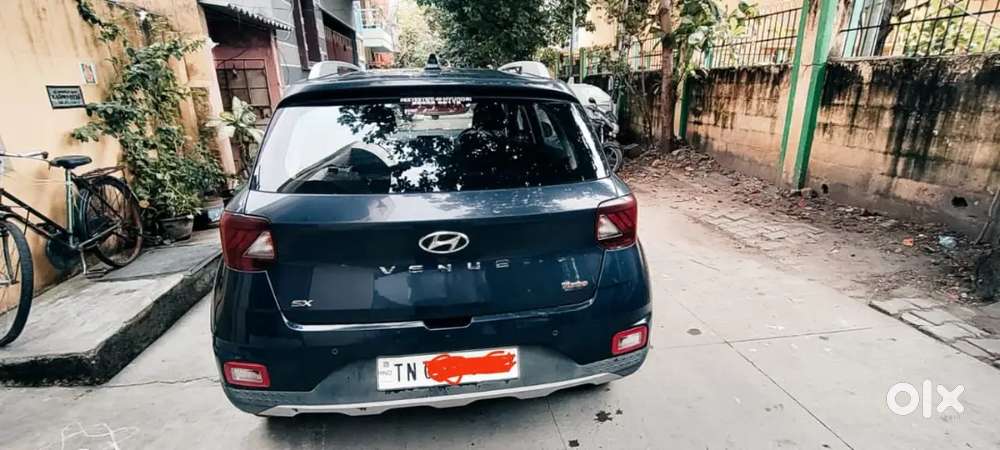 Hyundai Venue 2019 Petrol Well Maintained