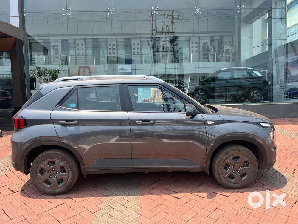 Hyundai Venue 1.2 S (o), 2023, Petrol