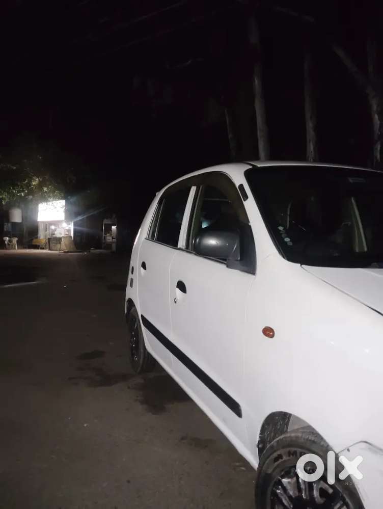Well Maintained Hyundai New Santro 2011 Petrol Manual