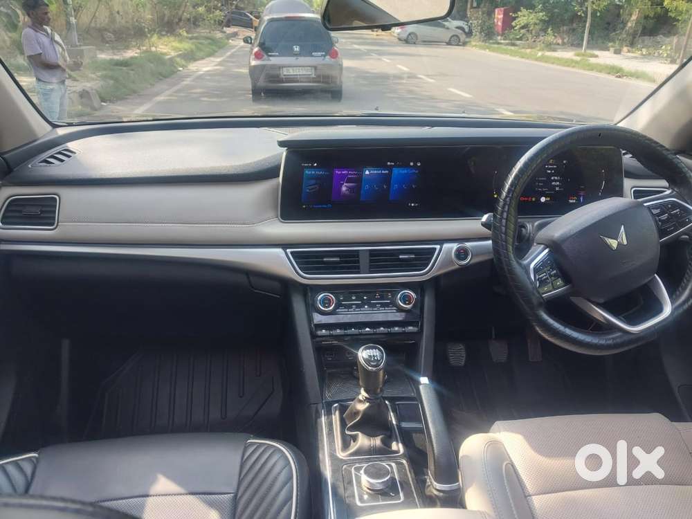 Mahindra Xuv700 2.2 Ax 7 Diesel Mt Luxury Pack Str, 2022, Diesel
