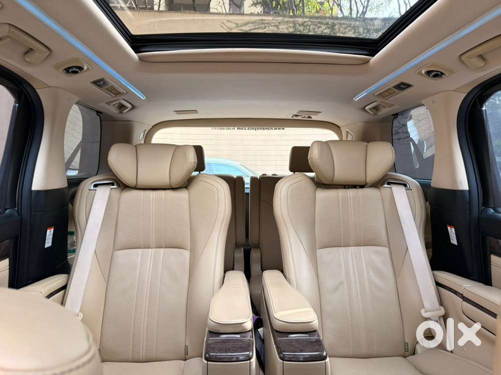 Toyota Vellfire Petrol 2022