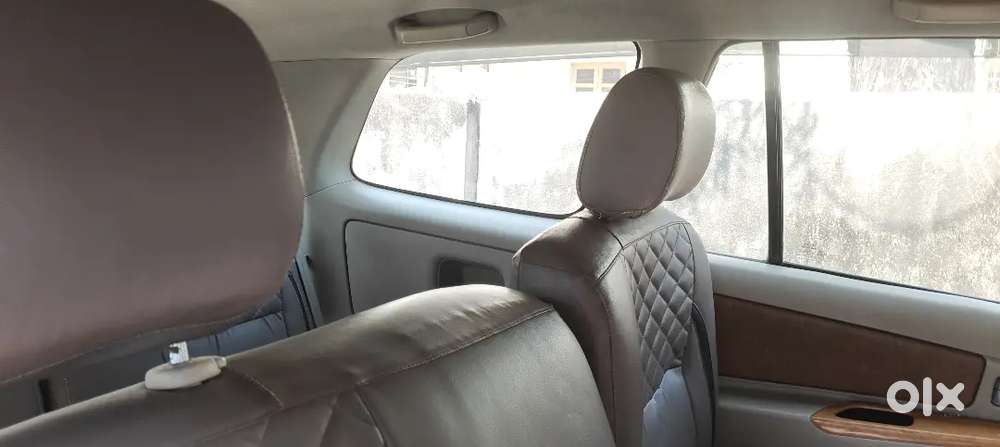 Toyota Innova 2.4 Top Model,good Tyre, Exilent Engine.