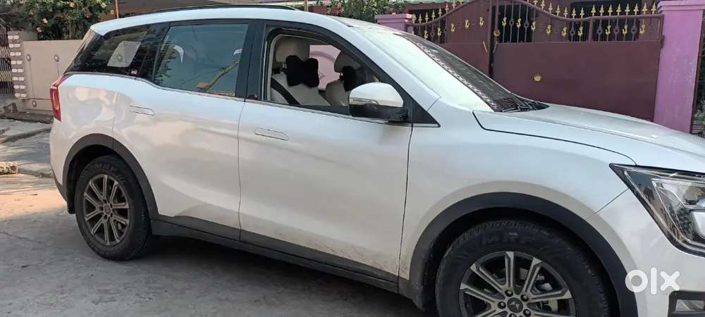Mahindra Xuv700 Ax7 Mt Manual Petrol 7seater 2025 8500 Km Driven