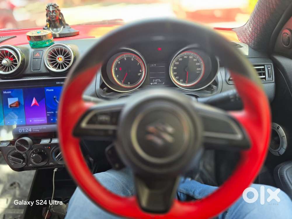 Maruti Suzuki Swift Vxi + Manual, 2024, Petrol