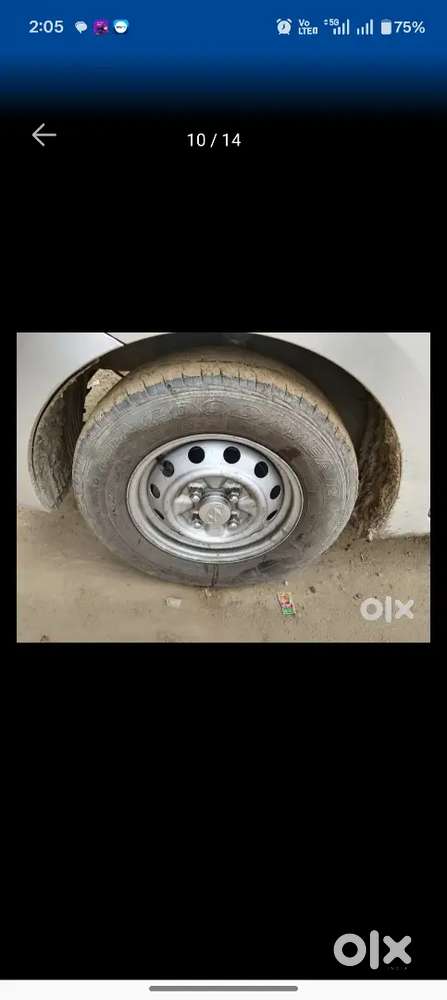 गाड़ी में कोई कमी नहीं है आराम में देख के गाड़ी को