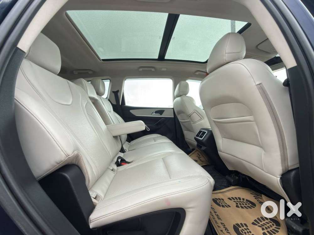 Mahindra Xuv700 2.2 Ax 7 Diesel At Luxury Pack Str Awd, 2022, Diesel