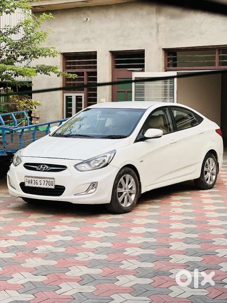  Verna Car  
 2012 Model
   Top Model
    Crdi 1.
