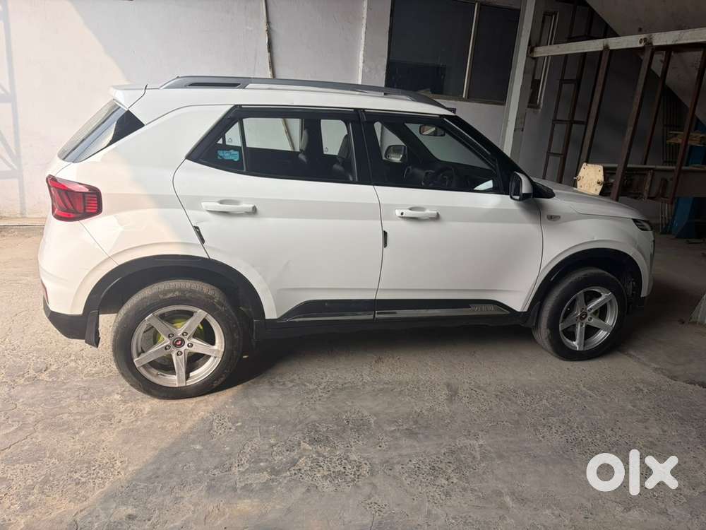 Hyundai Venue 2021 Petrol Good Condition