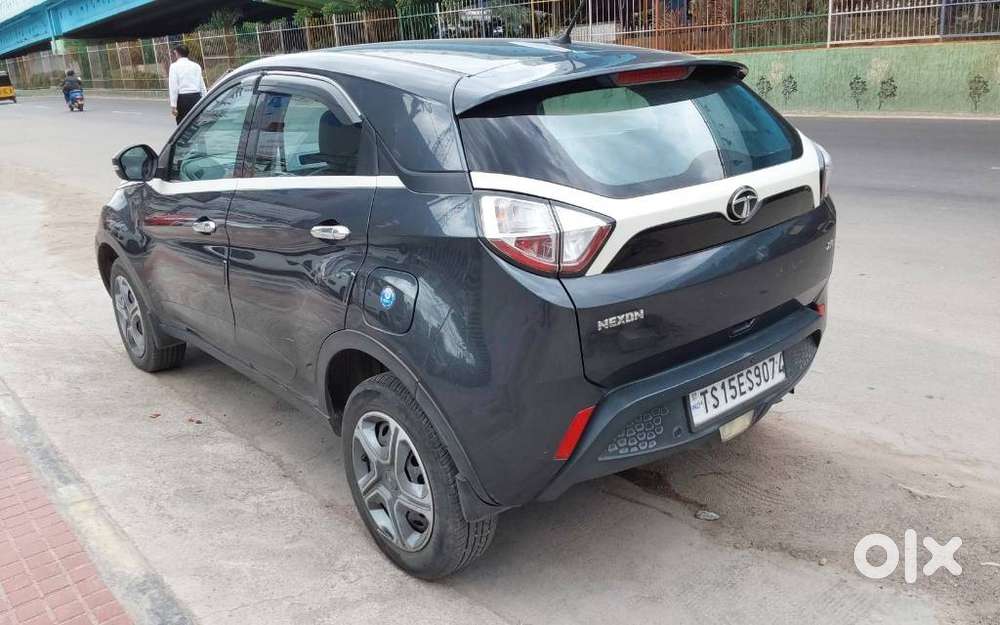 Tata Nexon 1.5 Revotorq Xt, 2018, Diesel