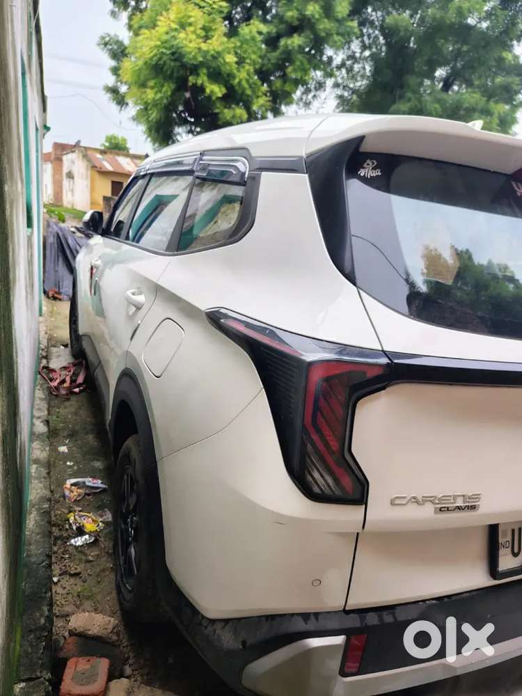 Kia Carens Clavis 2025 Petrol Manual 7-seater