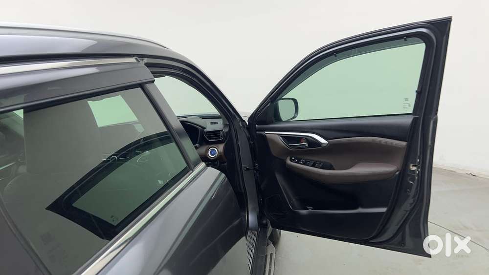 Toyota Urban Cruiser Hyryder 1.5 V Hybrid, 2024, Cng & Hybrids