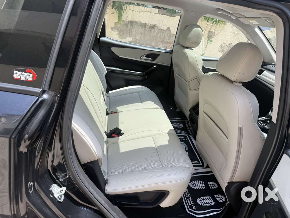 Mahindra Xuv700 2.0 Ax 7 Petrol At Luxury Pack Str, 2024, Petrol