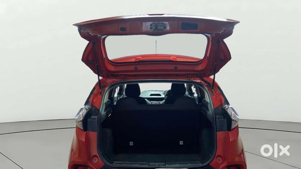 Tata Nexon 1.5 Revotorq Xma Amt (s), 2021, Petrol