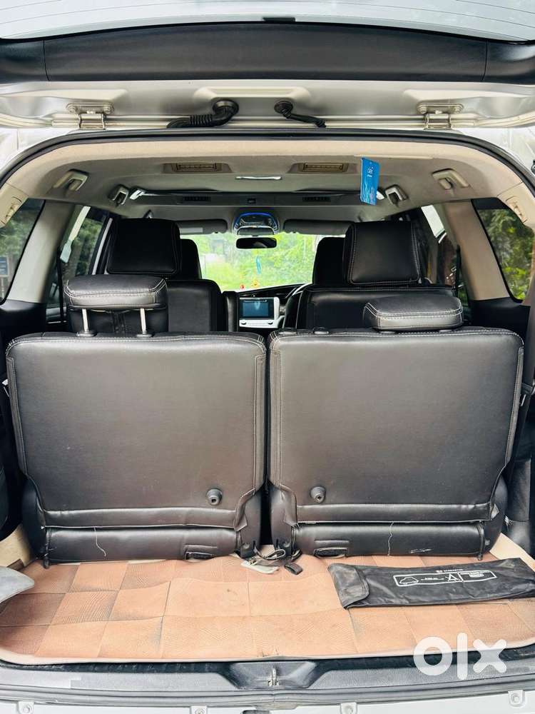 Toyota Innova Crysta 2.4 V 7 Str, 2016, Diesel
