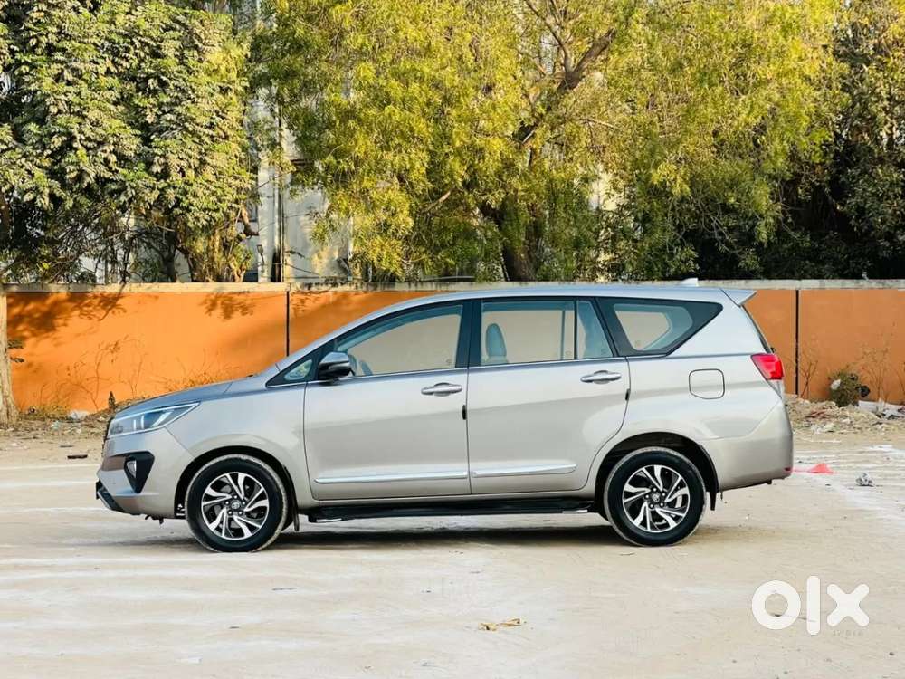 Toyota Innova Crysta [2020-ongoing] 2.4 Vx 8 Str, 2022, Diesel