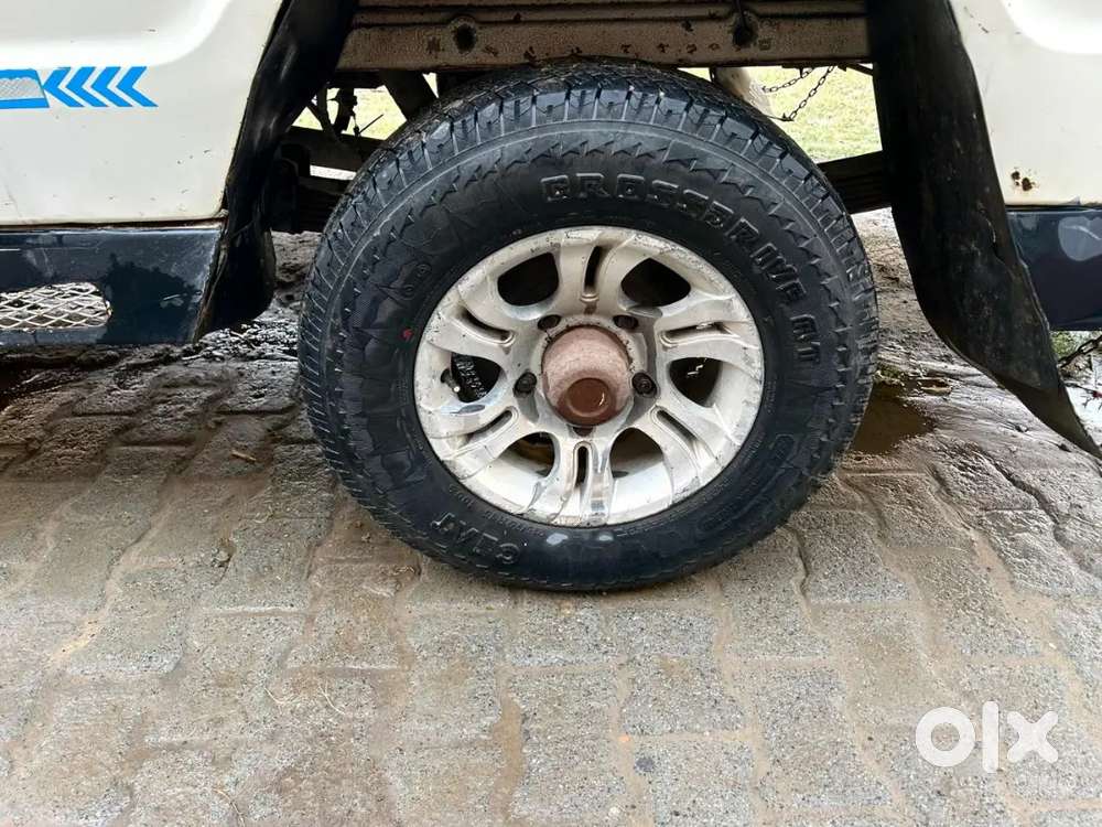 Force Motors Trax 2014