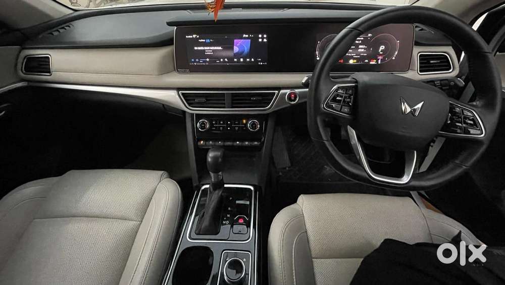 Mahindra Xuv700 2022 Diesel Automatic Top-end