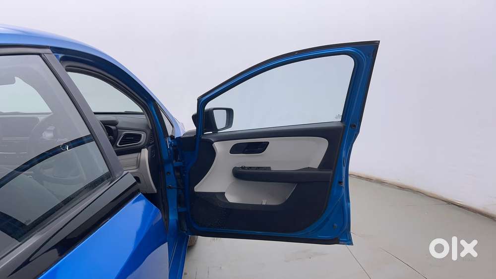 Tata Altroz 1.2 Xm Plus, 2021, Petrol