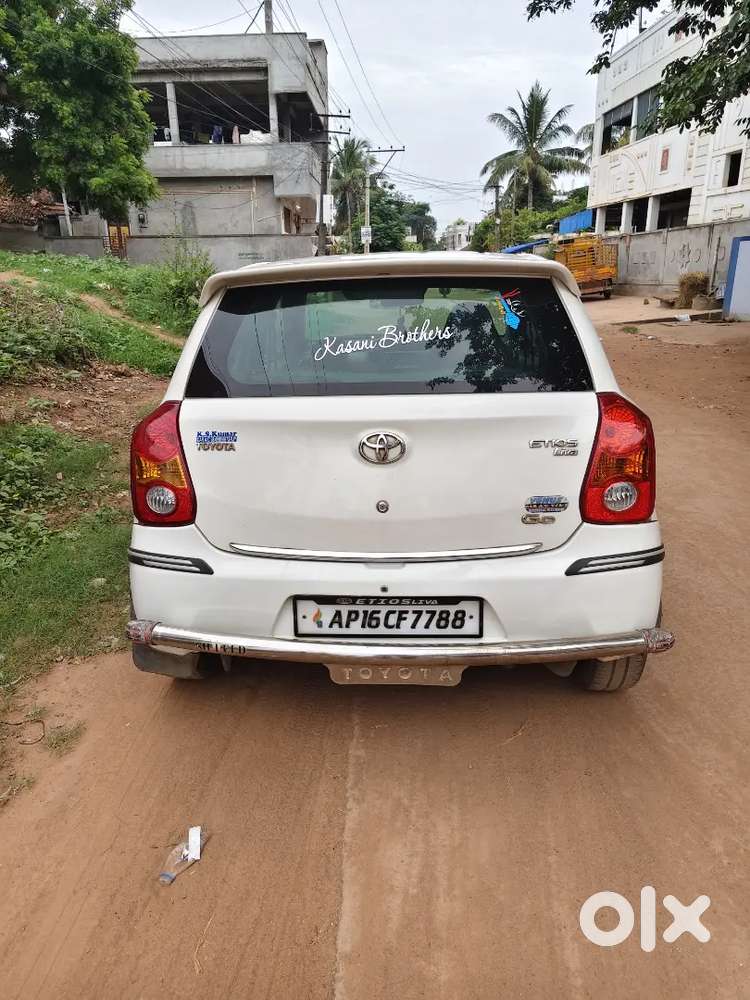 Toyota Etios Liva 2013