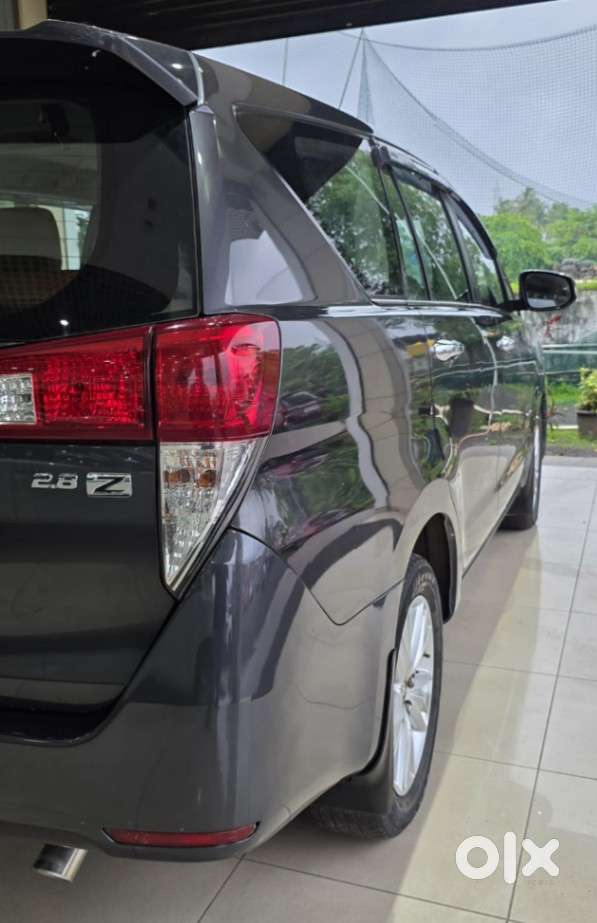 Toyota Innova Crysta 2.8z Automatic, 2016, Diesel