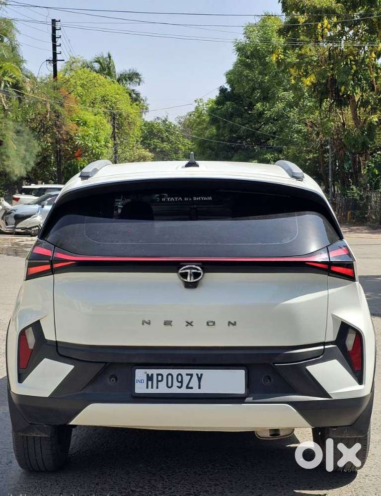 Tata Nexon Creative Plus 1.2 Revotron Petrol 6 Mt, 2023, Cng & Hybri..