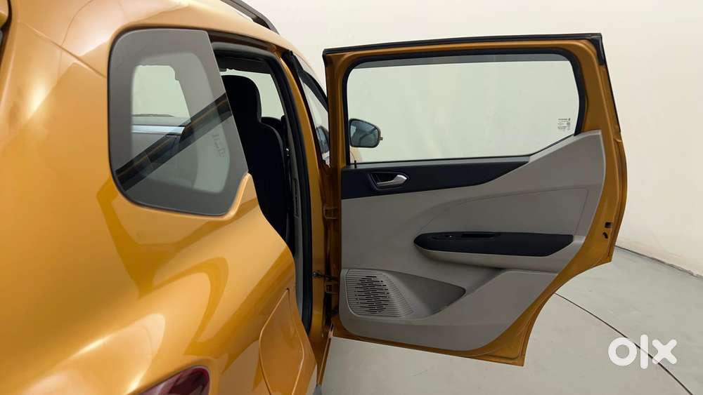 Renault Triber Rxz Easy-r Amt, 2020, Petrol