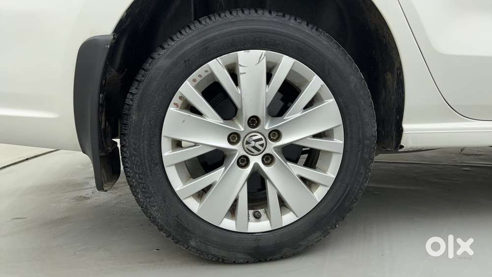 Volkswagen Vento 2010-2013 Petrol Highline, 2015, Petrol