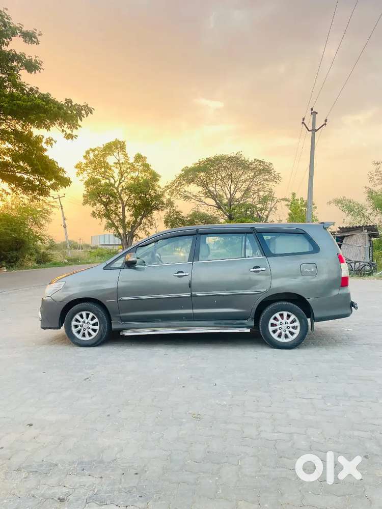 Toyota Innova 2012 Diesel 252853 Km Driven