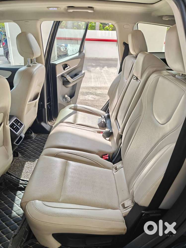 Xuv700 Ax7  7 Str  Manual  Petrol  Non Accidental  Dec 2021
