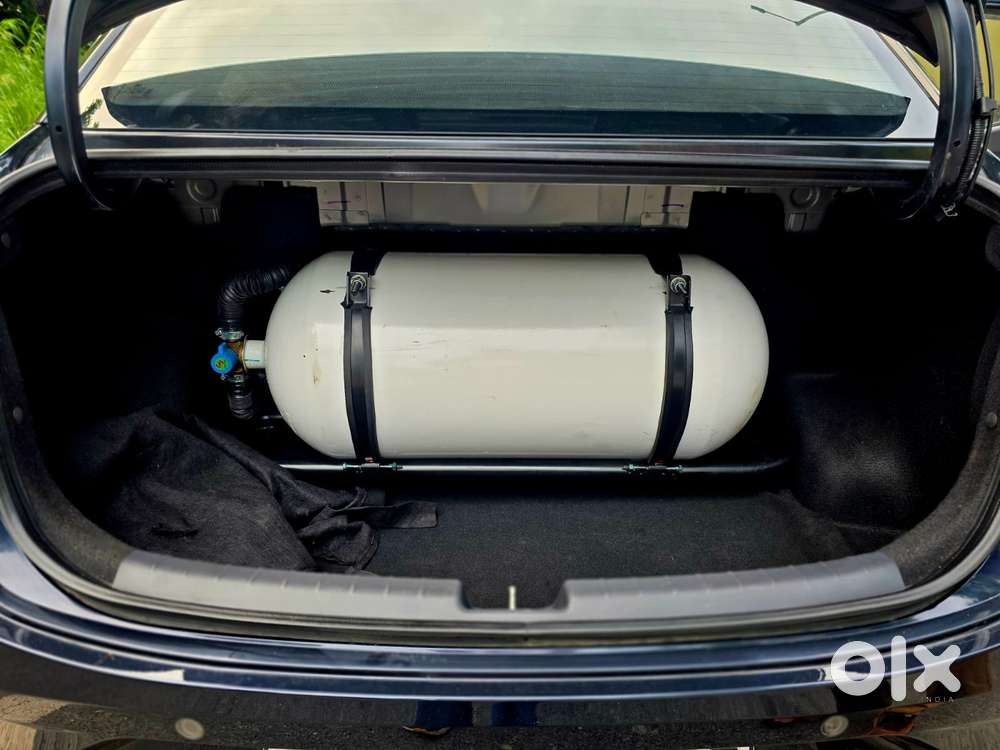 Hyundai Aura 1.2 Sx Cng, 2023, Cng & Hybrids