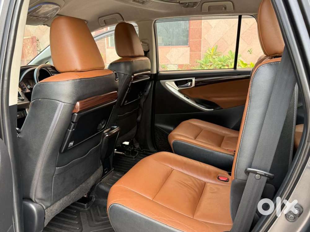 Toyota Innova Crysta 2.8z Automatic, 2016, Diesel