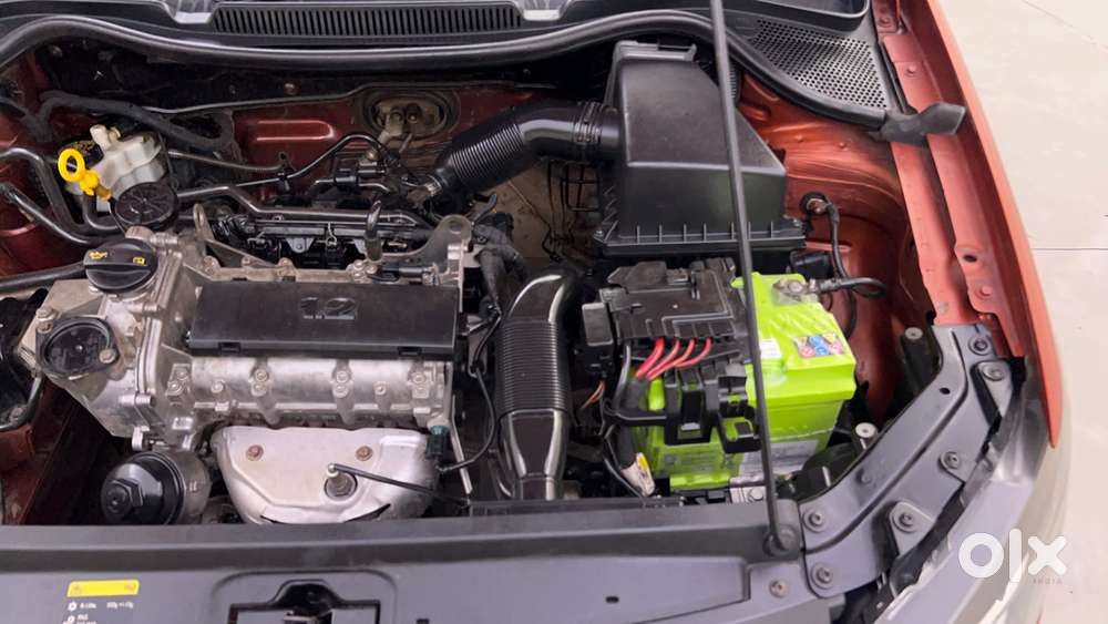 Volkswagen Polo Petrol Highline 1.2l, 2015, Petrol