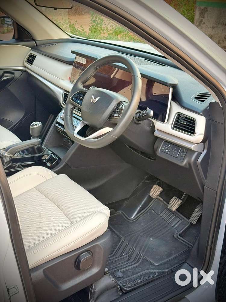 Mahindra Xuv700 2.2 Ax 7 Diesel Mt Str, 2025, Diesel