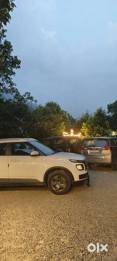Hyundai Venue 2025 Petrol 21000 Km Driven