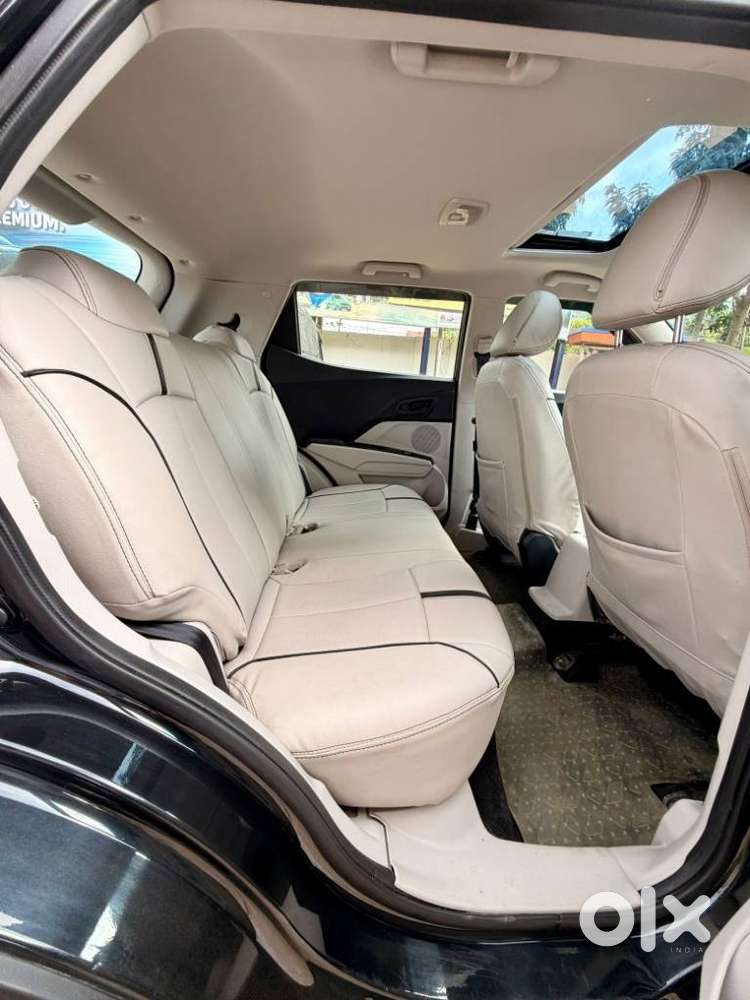 Mahindra Xuv300 W6, 2023, Petrol