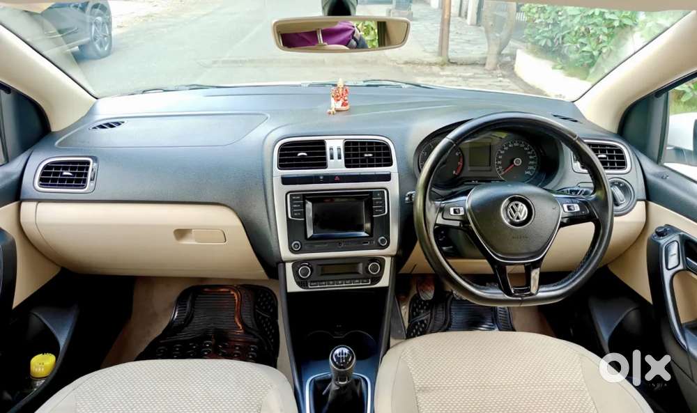 Volkswagen Polo Petrol Highline 1.2l, 2016, Petrol